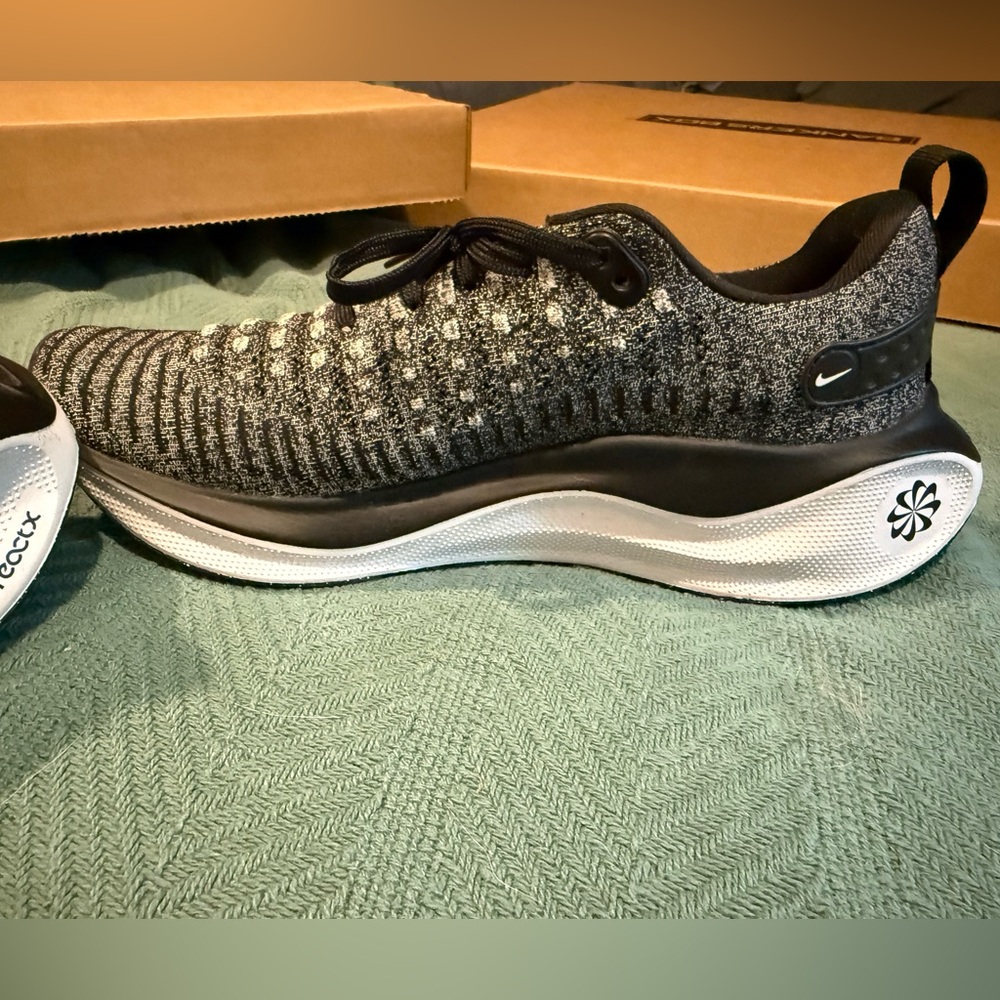 NWT - Women’s Nike React Infinity Run 4 - Worn ONCE. Comes with box!!
